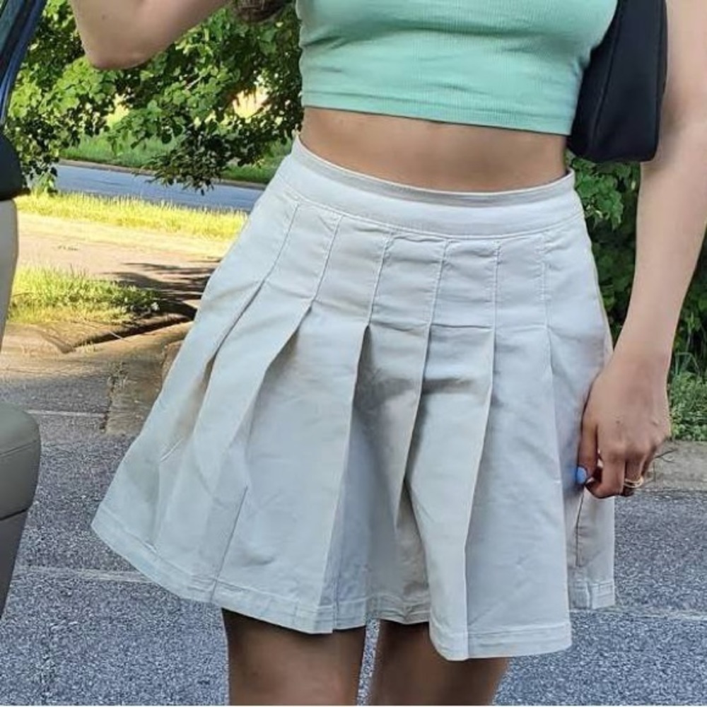American Eagle Pleated Mini Skirt in Stone
